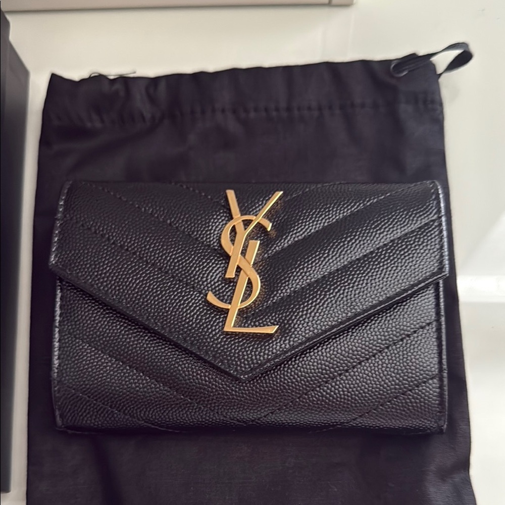 🥳HP🥳♥️Saint Laurent Black Quilted Wallet with Gold Logo♥️ - Picture 2 of 13